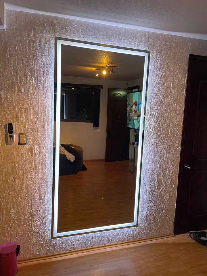 Fabricación de espejos LED en Mérida
