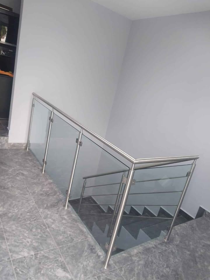 cotizar barandal de aluminio y vidrio en Mérida